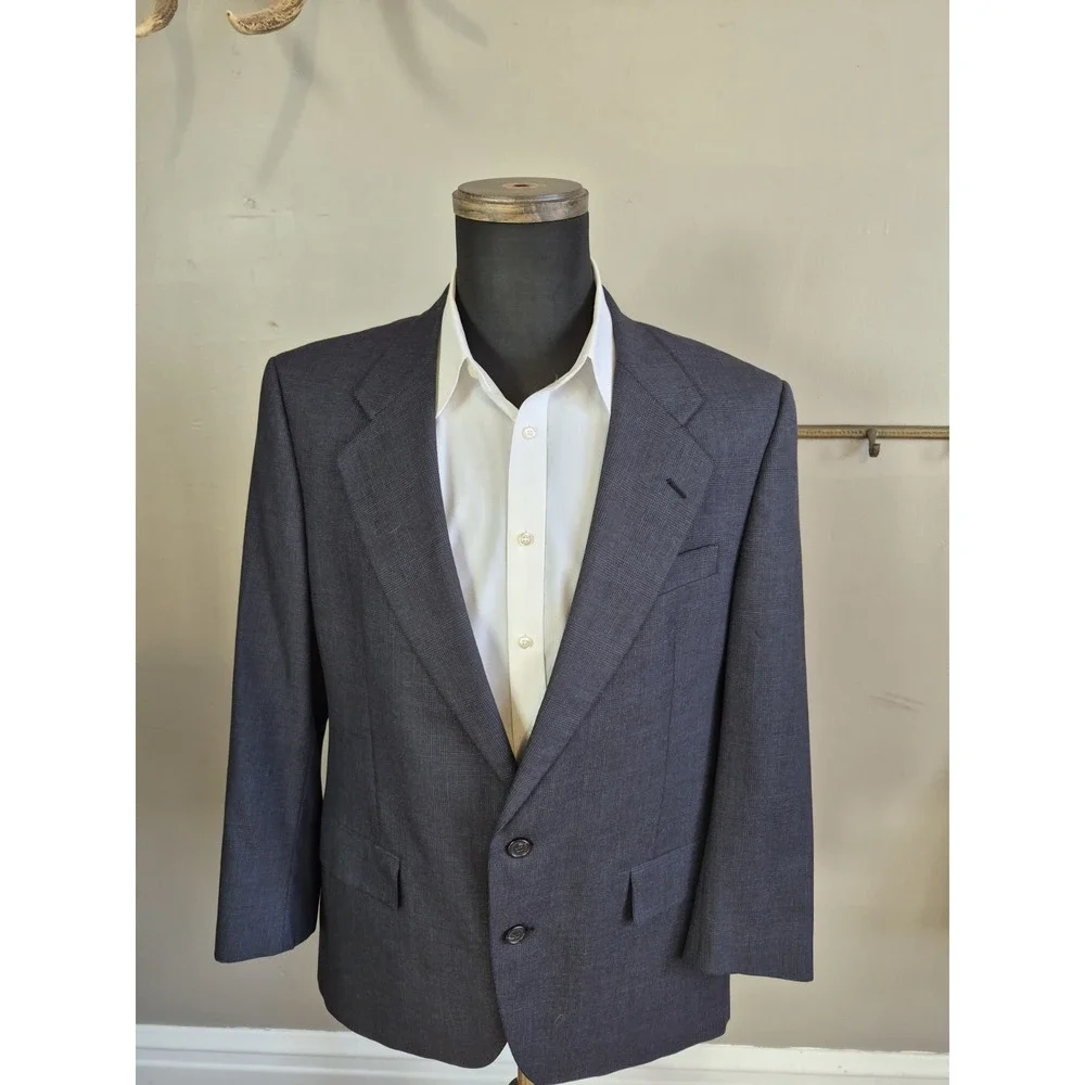 Jos A Bank Mens Vintage Wool Sport Coat 42R Blue Plaid USA 2 Button Blazer
